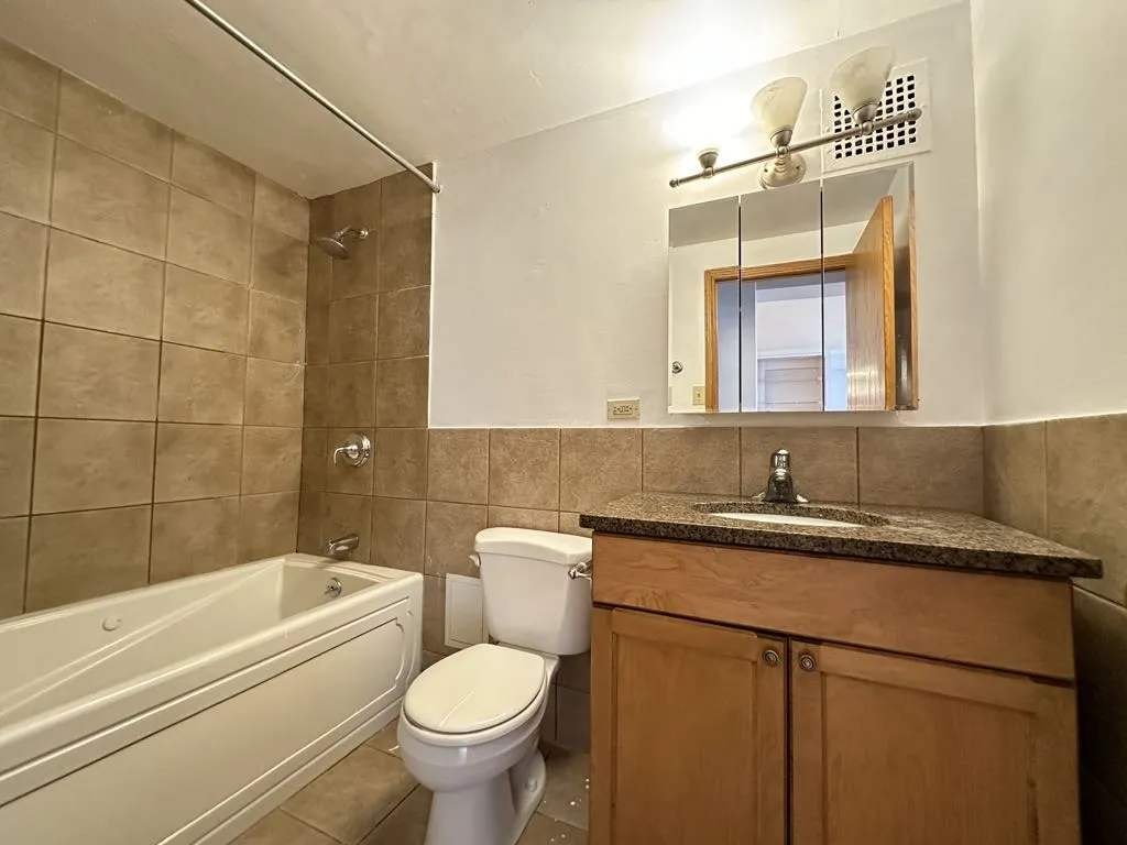 4180 N Marine Dr, ,  60613, USA 60613-unit#902-Chicago-IL