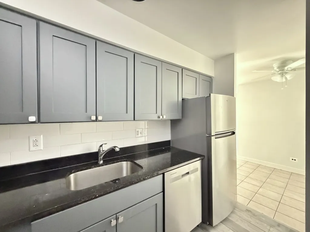 3825 N Pine Grove Ave, ,  60613, USA 60613-unit#506-Chicago-IL