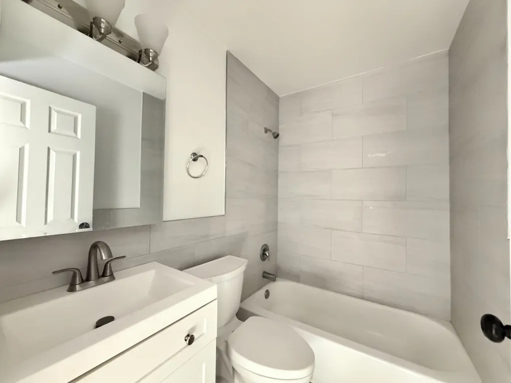 3825 N Pine Grove Ave, ,  60613, USA 60613-unit#506-Chicago-IL