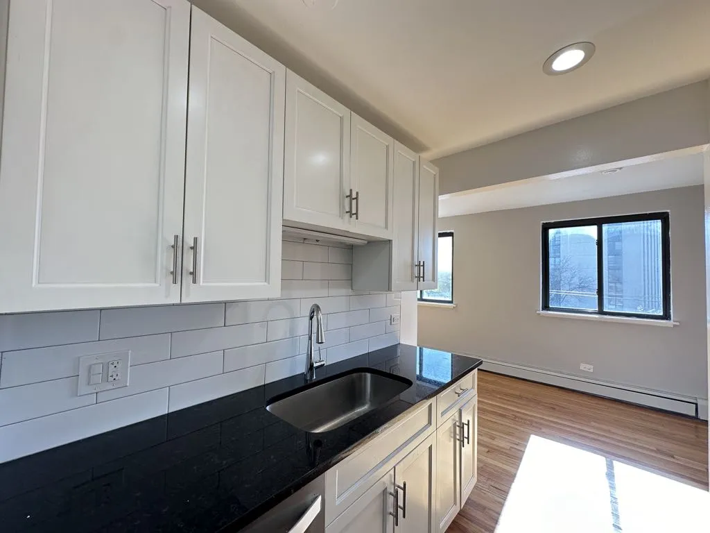 6954 N Sheridan Rd, ,  60626, USA 60626-unit#520-Chicago-IL