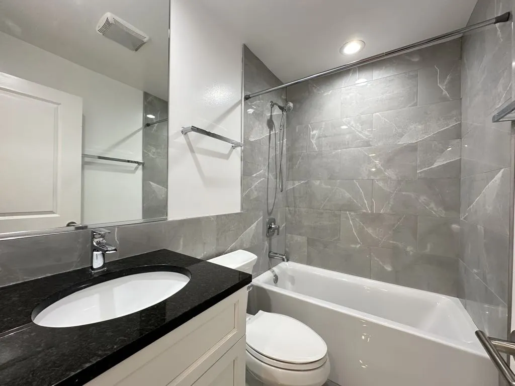 6954 N Sheridan Rd, ,  60626, USA 60626-unit#520-Chicago-IL