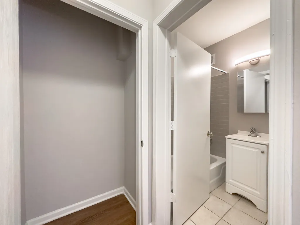 5746 N Winthrop Ave, ,  60660, USA 60660-unit#104-Chicago-IL