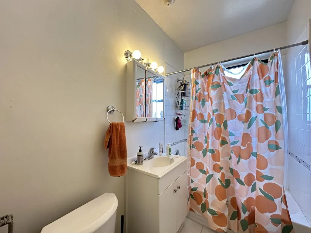 732 W Roscoe St, ,  60657, USA 60657-unit#3N-Chicago-IL