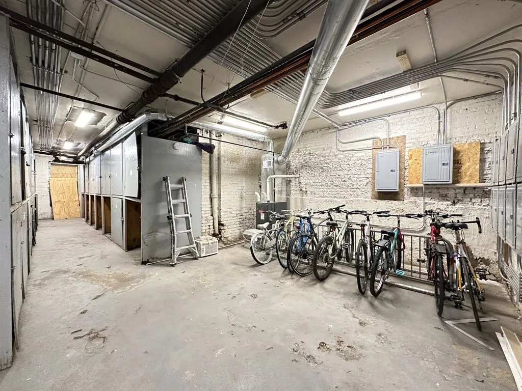 732 W Roscoe St, ,  60657, USA 60657-unit#3N-Chicago-IL