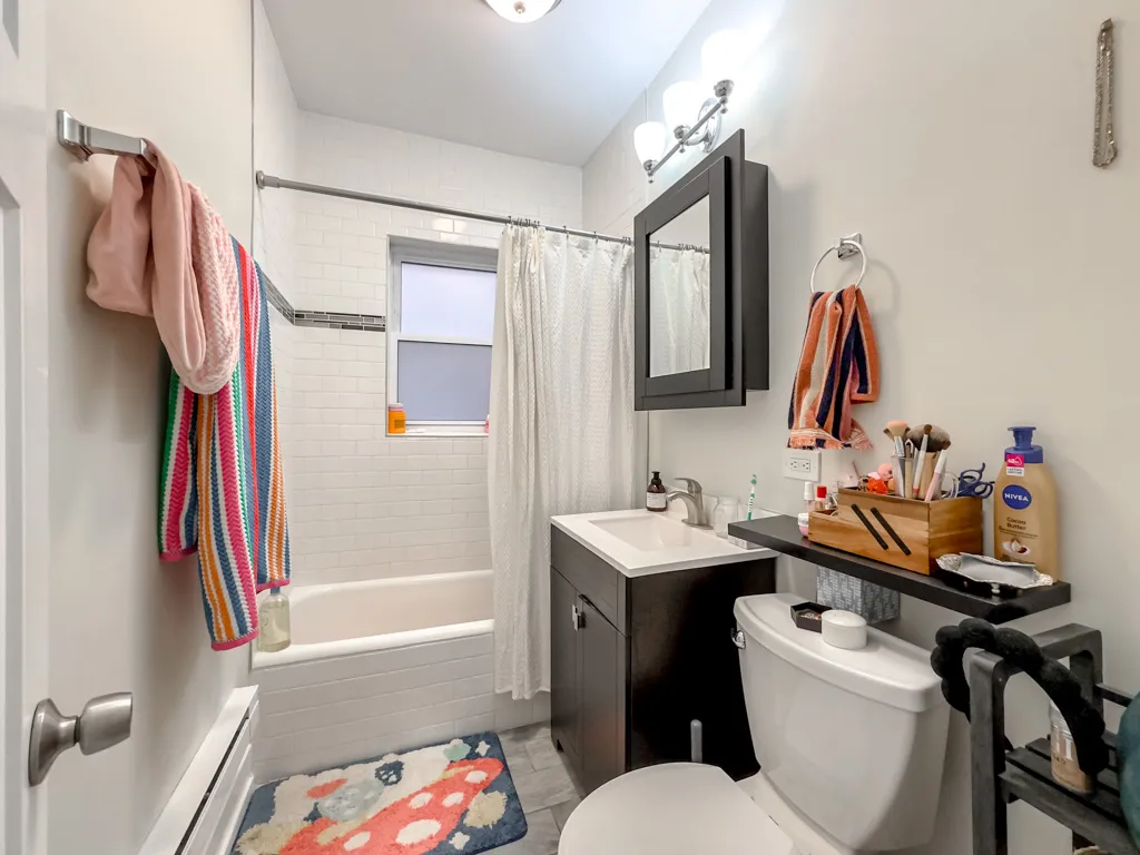 648 W Roscoe St, , 60657, USA 60657-unit#2N-Chicago-IL