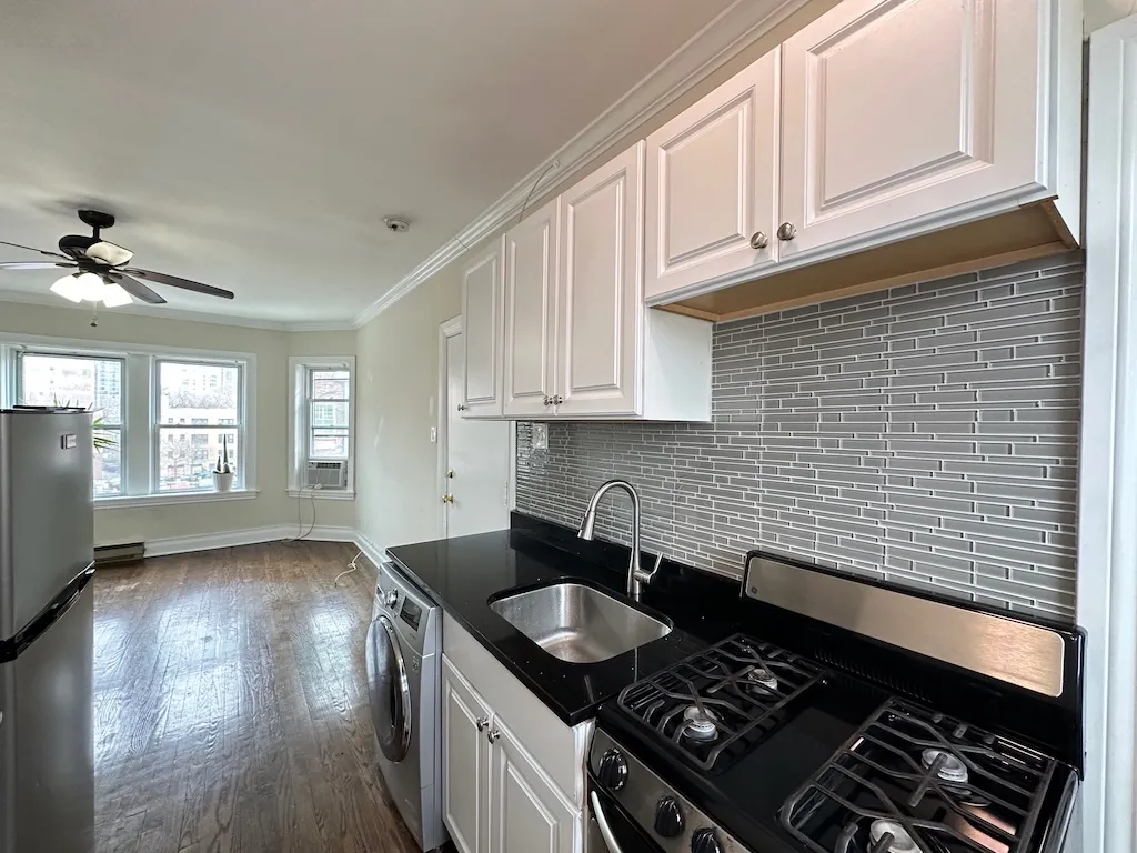 646 W Roscoe St, ,  60657, USA 60657-unit#3N-Chicago-IL