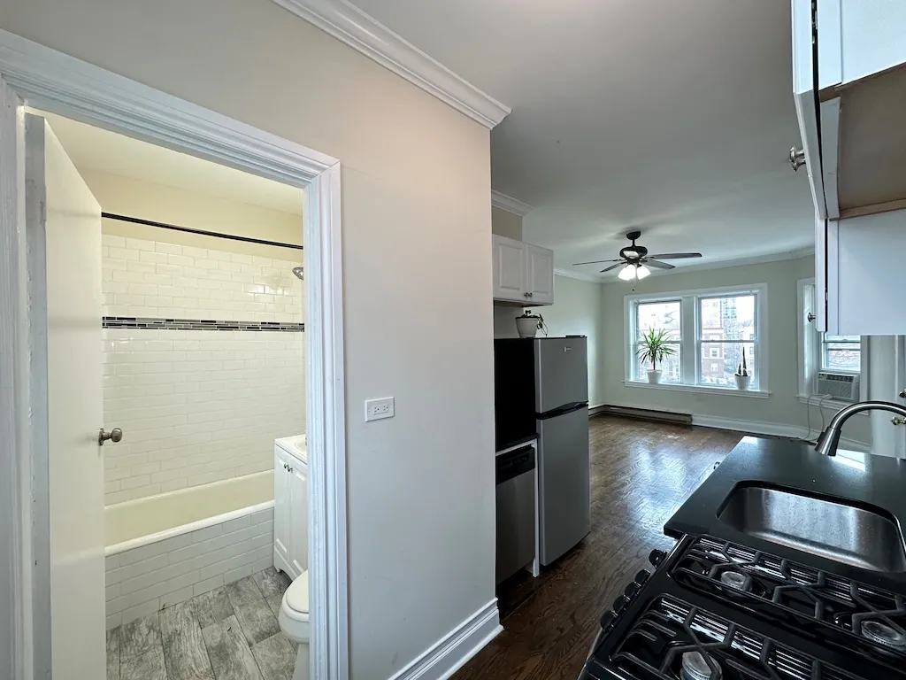 646 W Roscoe St, ,  60657, USA 60657-unit#3N-Chicago-IL