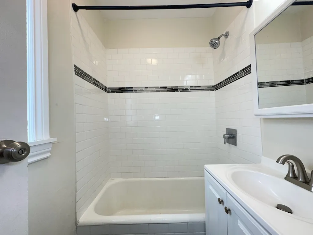 646 W Roscoe St, ,  60657, USA 60657-unit#3N-Chicago-IL