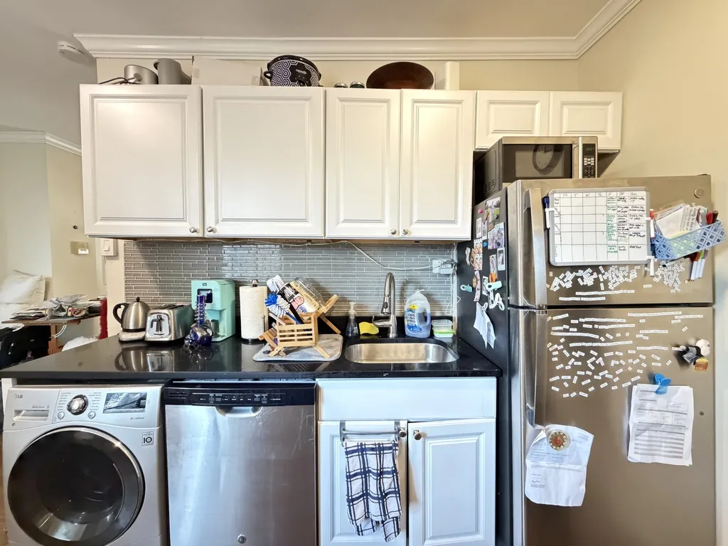 648 W Roscoe St, ,  60657, USA 60657-unit#2N-Chicago-IL