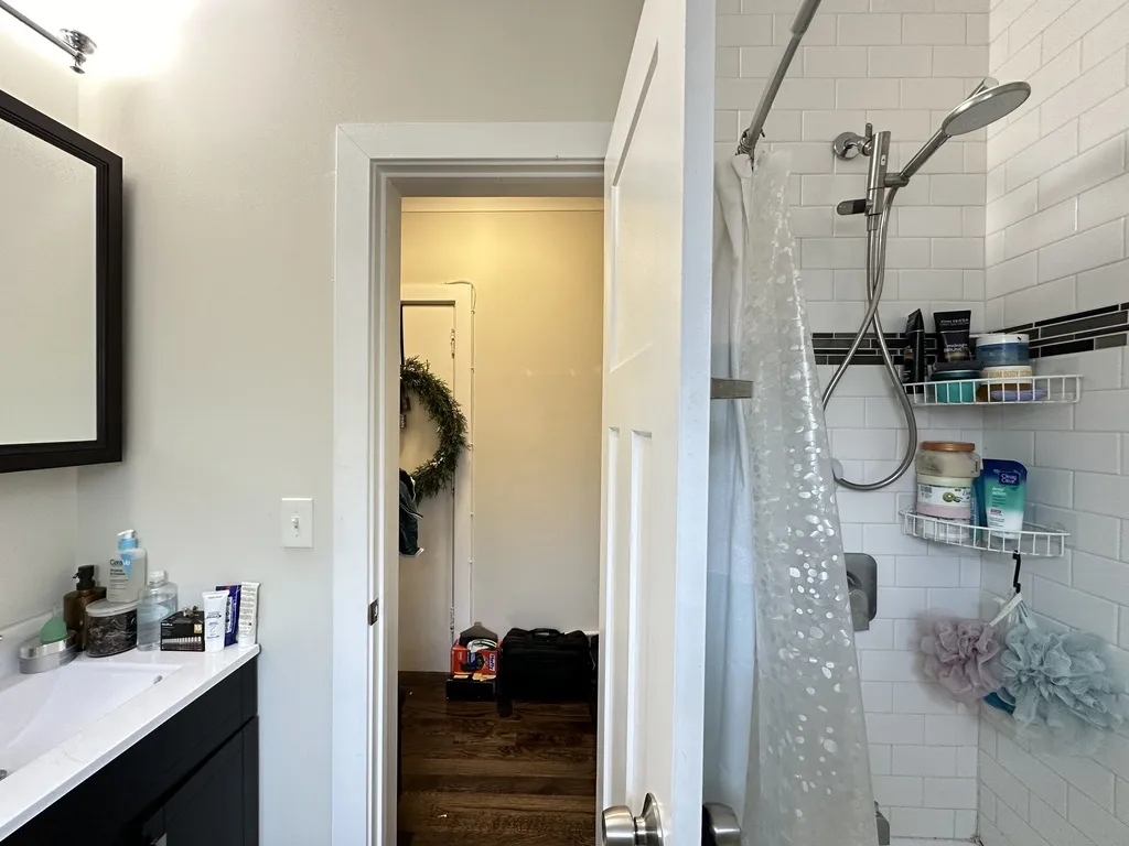 646 W Roscoe St, ,  60657, USA 60657-unit#3N-Chicago-IL