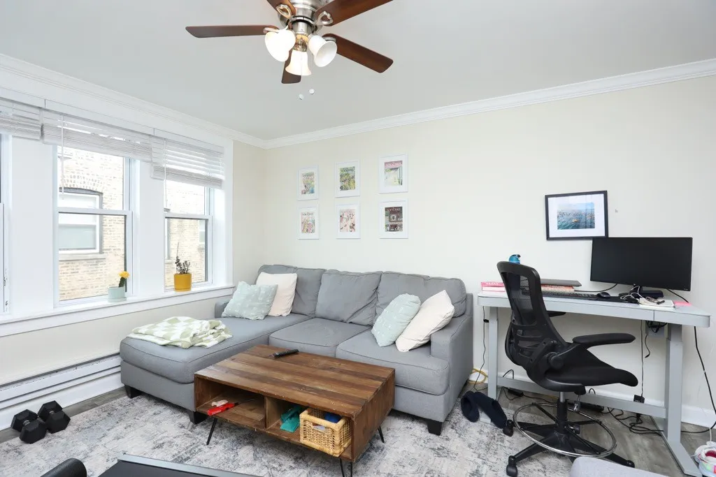 837 W Cornelia Ave, ,  60657, USA 60657-unit#3S-Chicago-IL