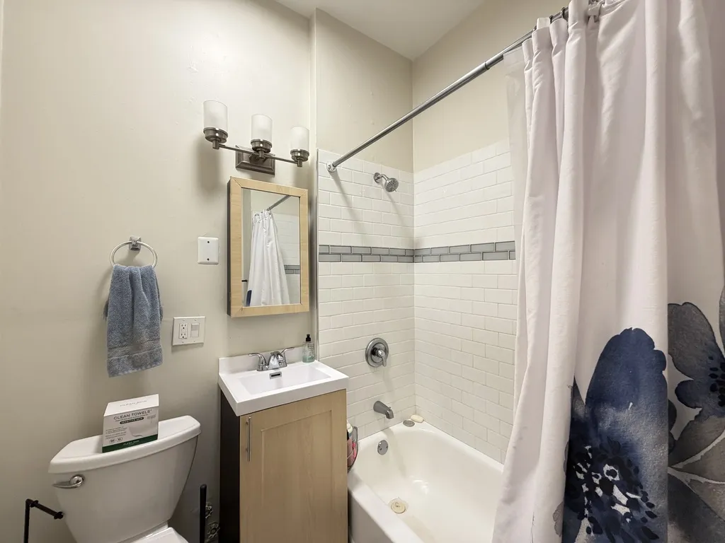 854 W George St, , 60657, USA 60657-unit#3-Chicago-IL