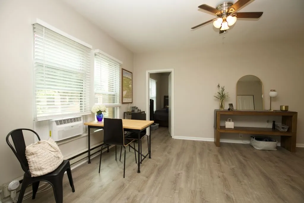 724 W Roscoe St, ,  60657, USA 60657-unit#2S-Chicago-IL