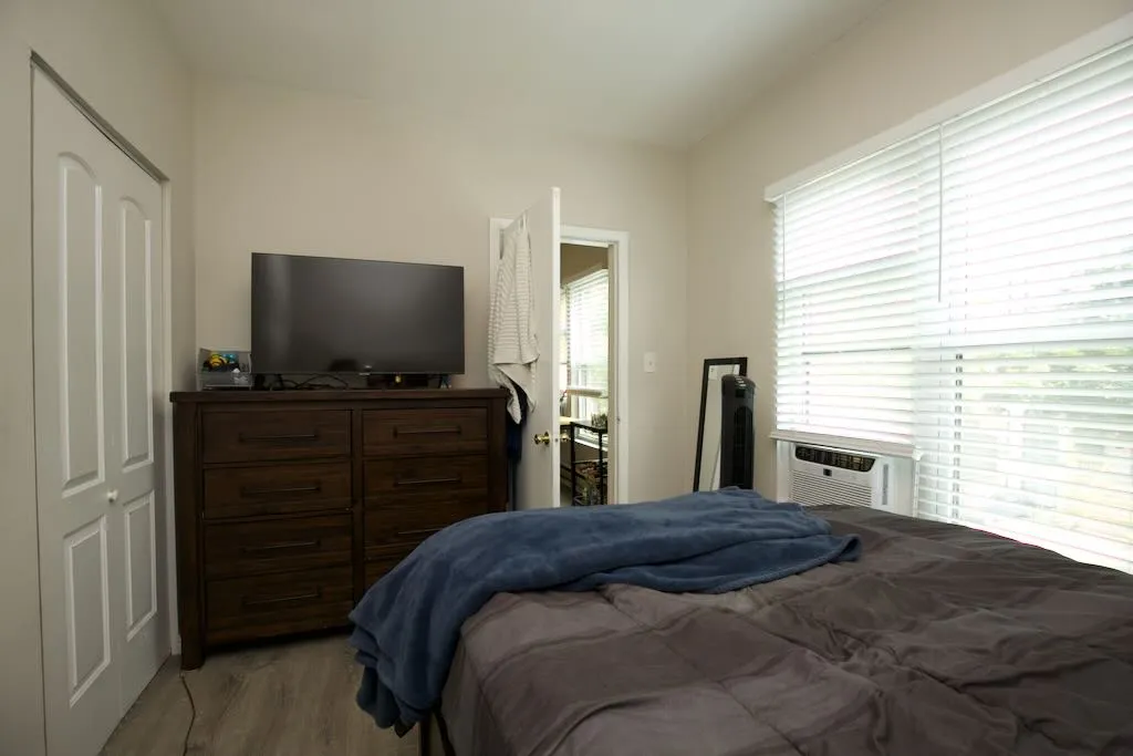 724 W Roscoe St, ,  60657, USA 60657-unit#2S-Chicago-IL