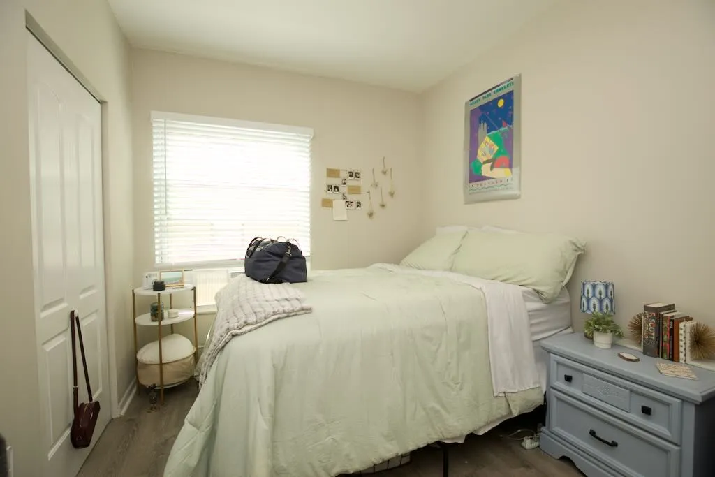 724 W Roscoe St, ,  60657, USA 60657-unit#2S-Chicago-IL
