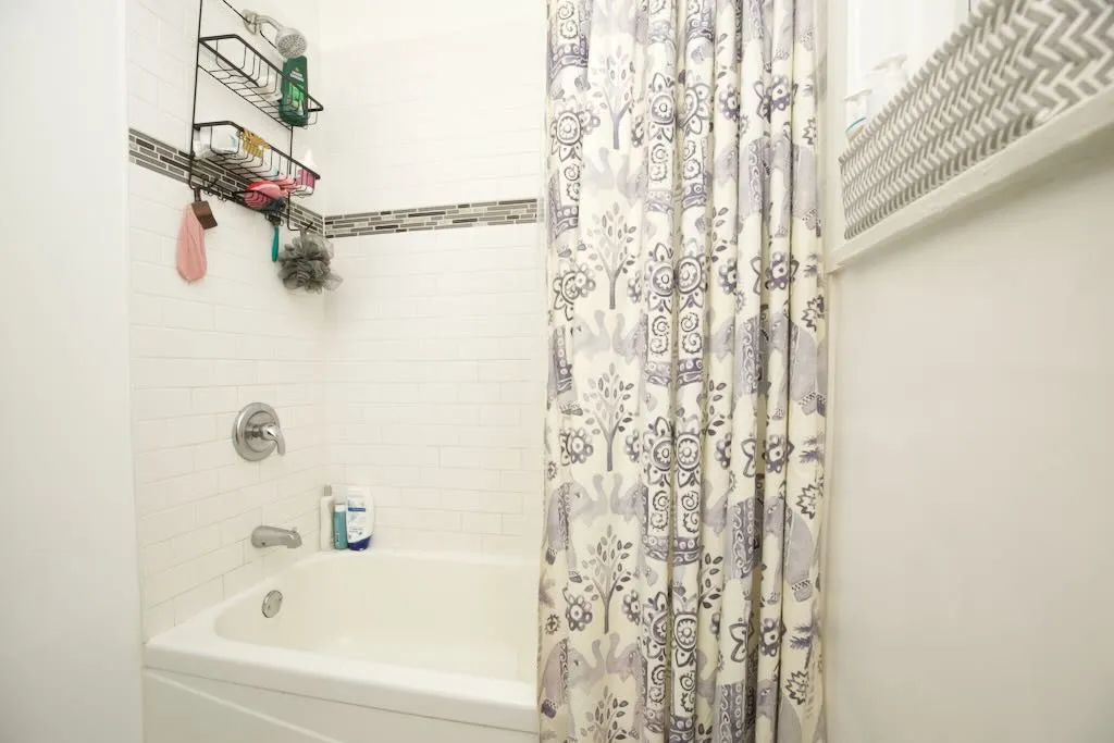 724 W Roscoe St, ,  60657, USA 60657-unit#2S-Chicago-IL