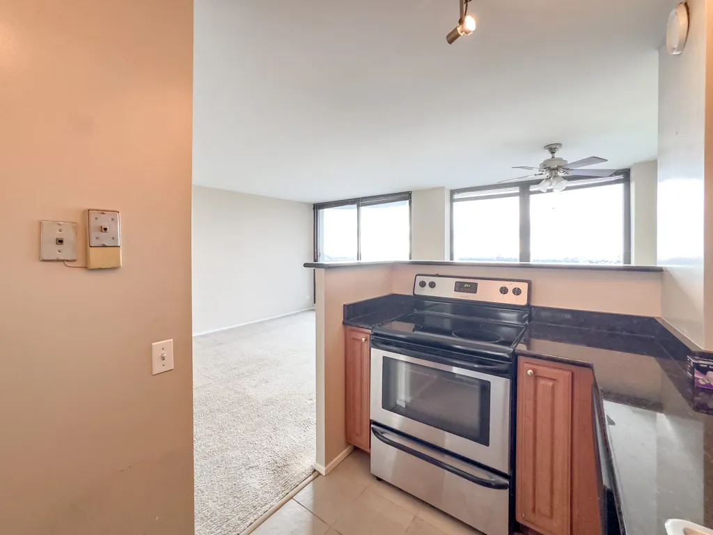 4334 N Hazel St, , 60613, USA 60613-unit#1708-Chicago-IL