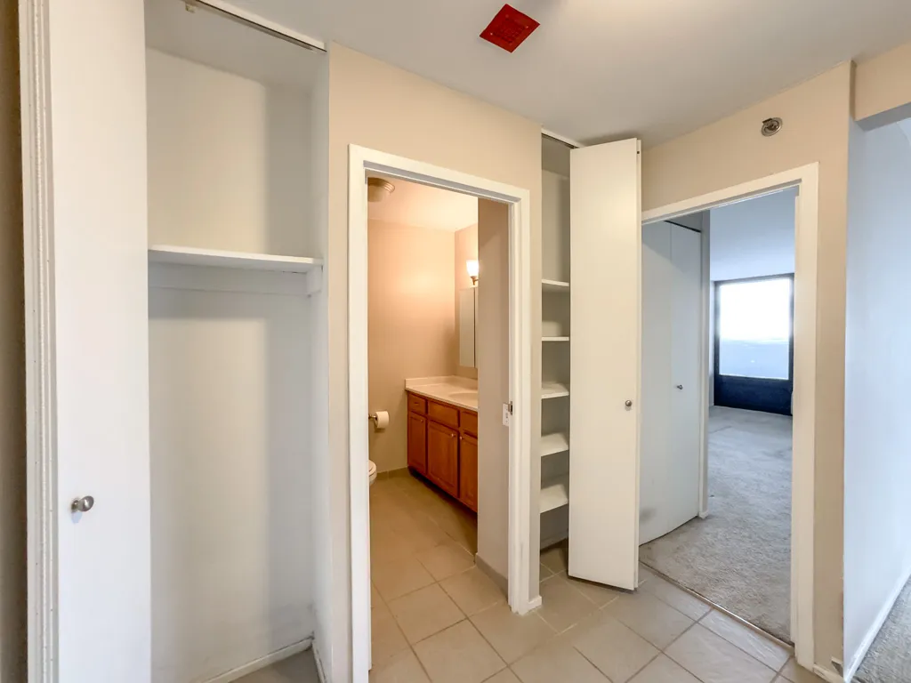 4334 N Hazel St, , 60613, USA 60613-unit#1708-Chicago-IL