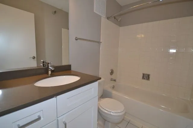 2555 N Clark St, ,  60614, USA 60614-unit#508-Chicago-IL