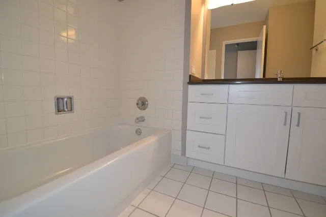 2555 N Clark St, ,  60614, USA 60614-unit#508-Chicago-IL