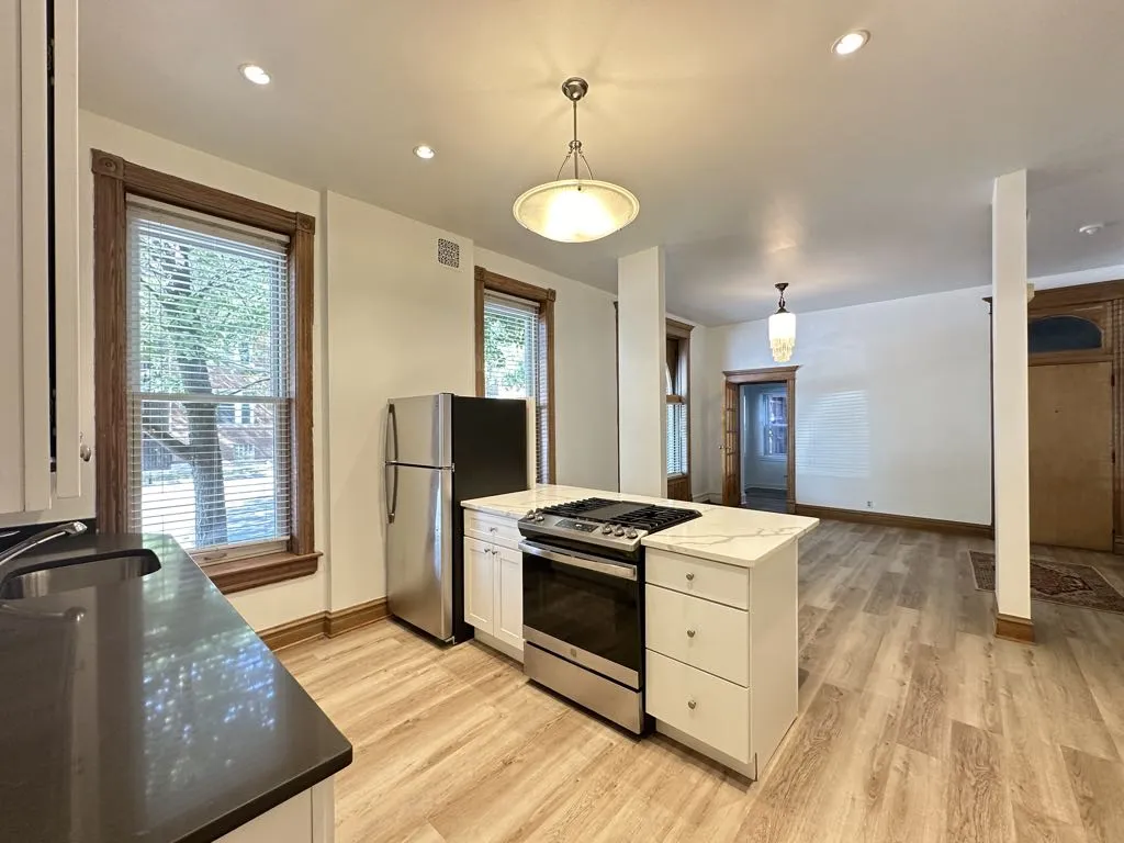 3559 N Ashland Ave, , 60657, USA 60657-unit#1R-Chicago-IL