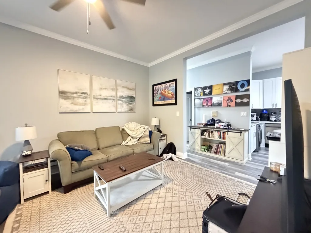 923 W Waveland Ave, ,  60613, USA 60657-unit#1D-Chicago-IL