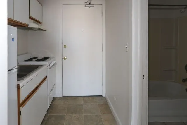 3957 W Irving Park Rd, ,  60641, USA 60618-unit#303-Chicago-IL