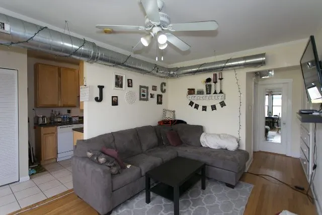 1253 W Henderson St, ,  60657, USA 60657-unit#3-Chicago-IL