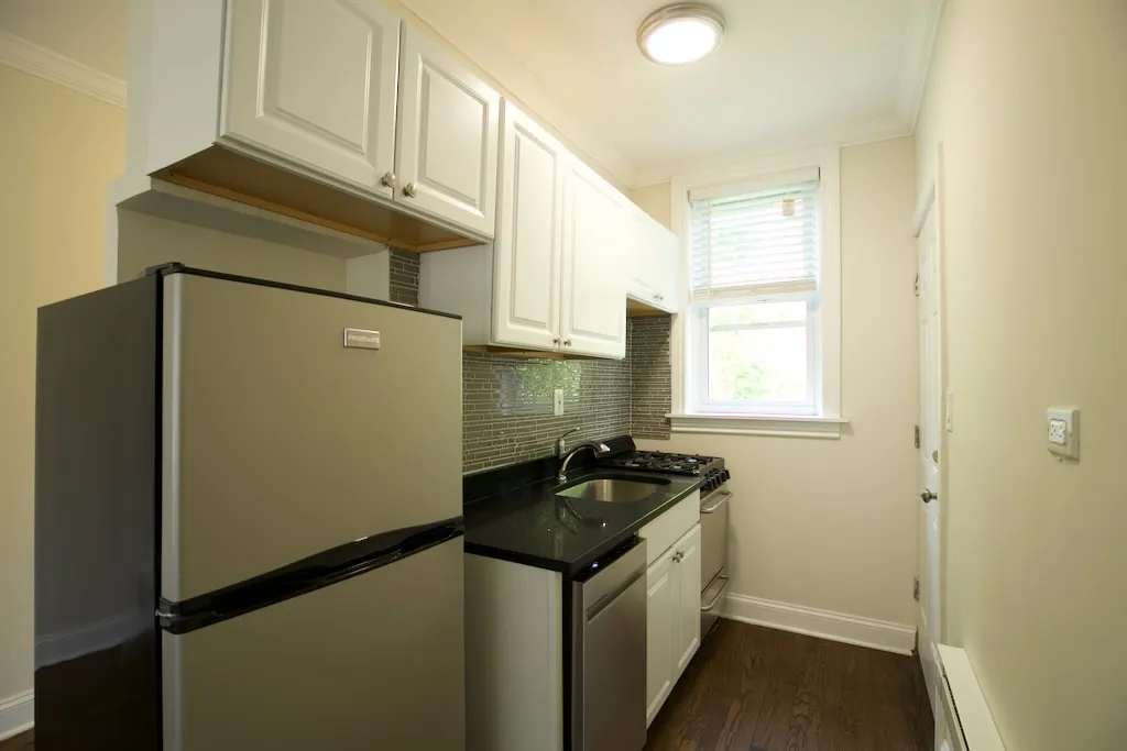 646 W Roscoe St, ,  60657, USA 60657-unit#2S-Chicago-IL