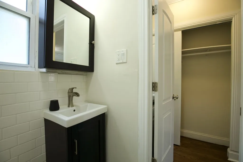 646 W Roscoe St, ,  60657, USA 60657-unit#2S-Chicago-IL