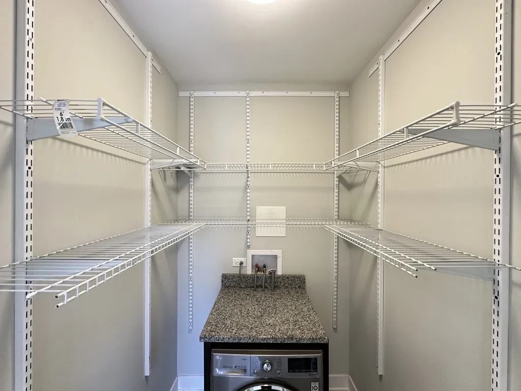 713 W Brompton Ave, ,  60657, USA 60657-unit#63-Chicago-IL