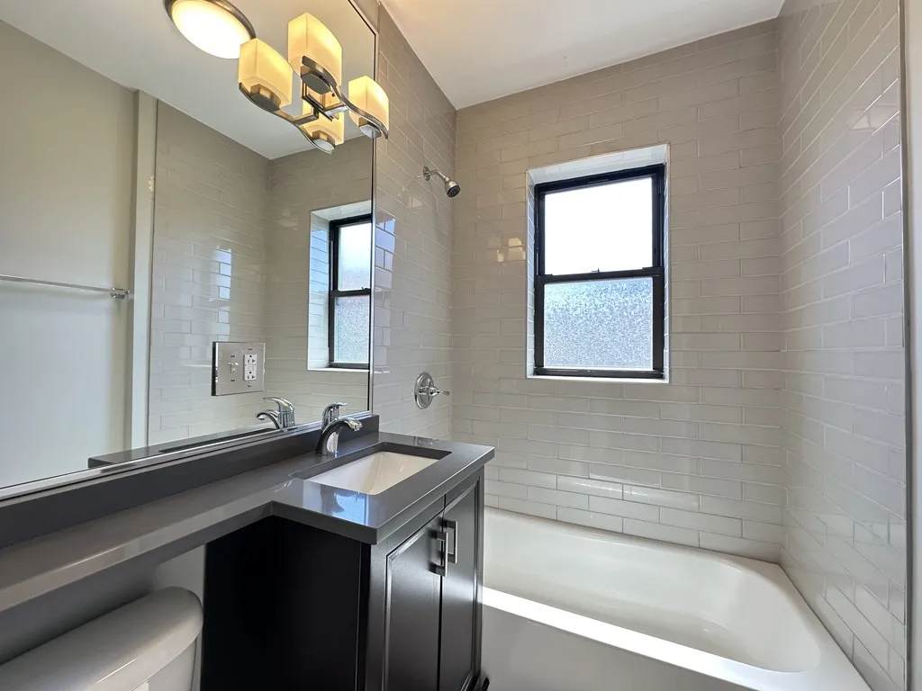 713 W Brompton Ave, ,  60657, USA 60657-unit#63-Chicago-IL