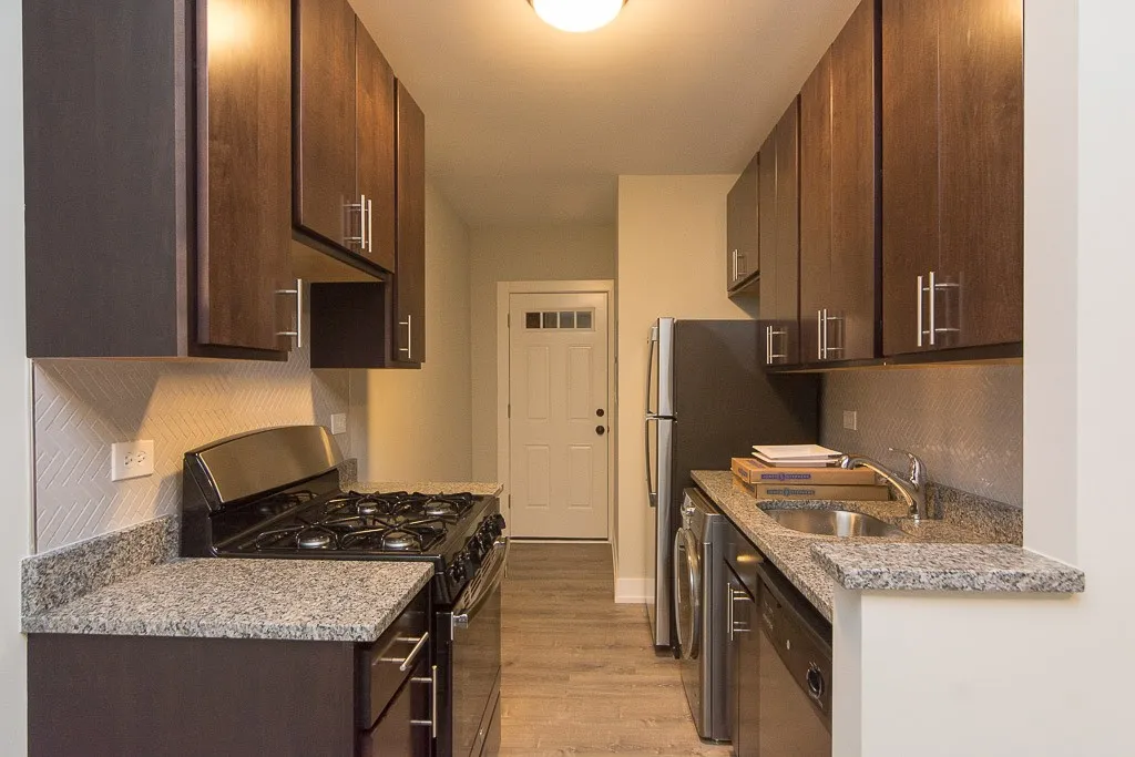 711 W Brompton Ave, , 60657, USA 60657-unit#46-Chicago-IL