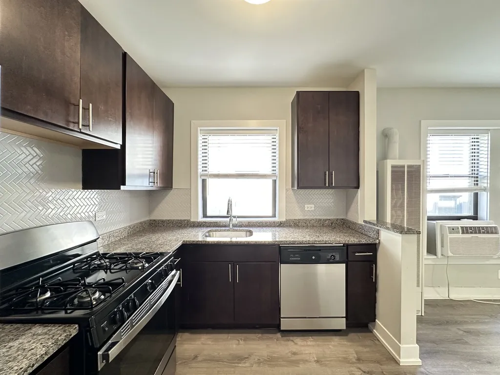 713 W Brompton Ave, ,  60657, USA 60657-unit#65-Chicago-IL