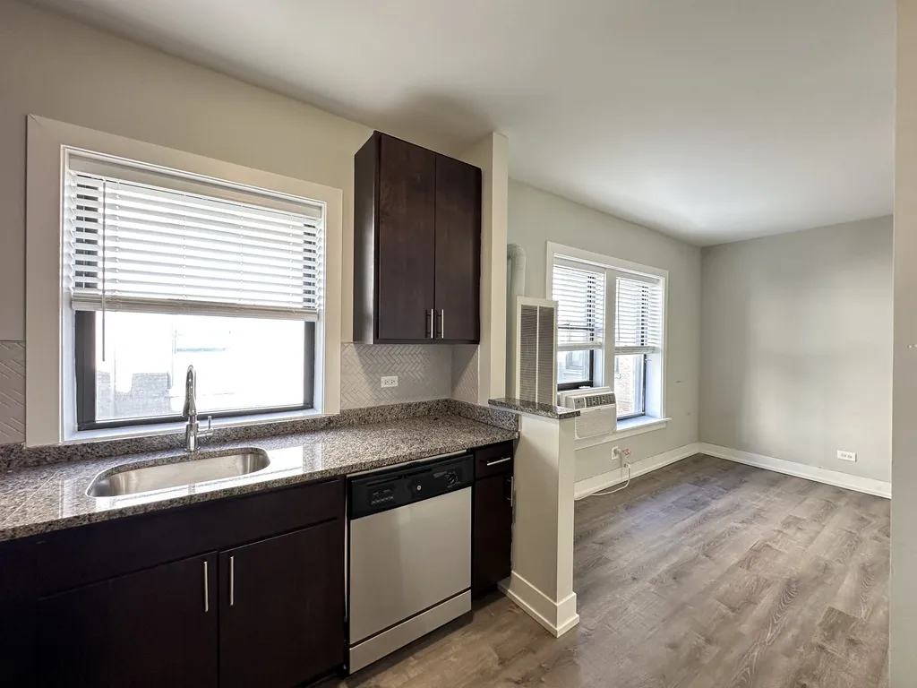 713 W Brompton Ave, ,  60657, USA 60657-unit#65-Chicago-IL