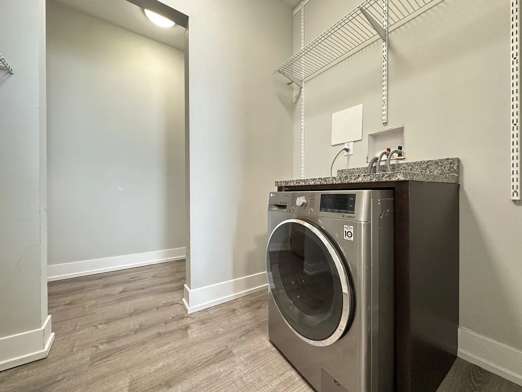 713 W Brompton Ave, ,  60657, USA 60657-unit#65-Chicago-IL