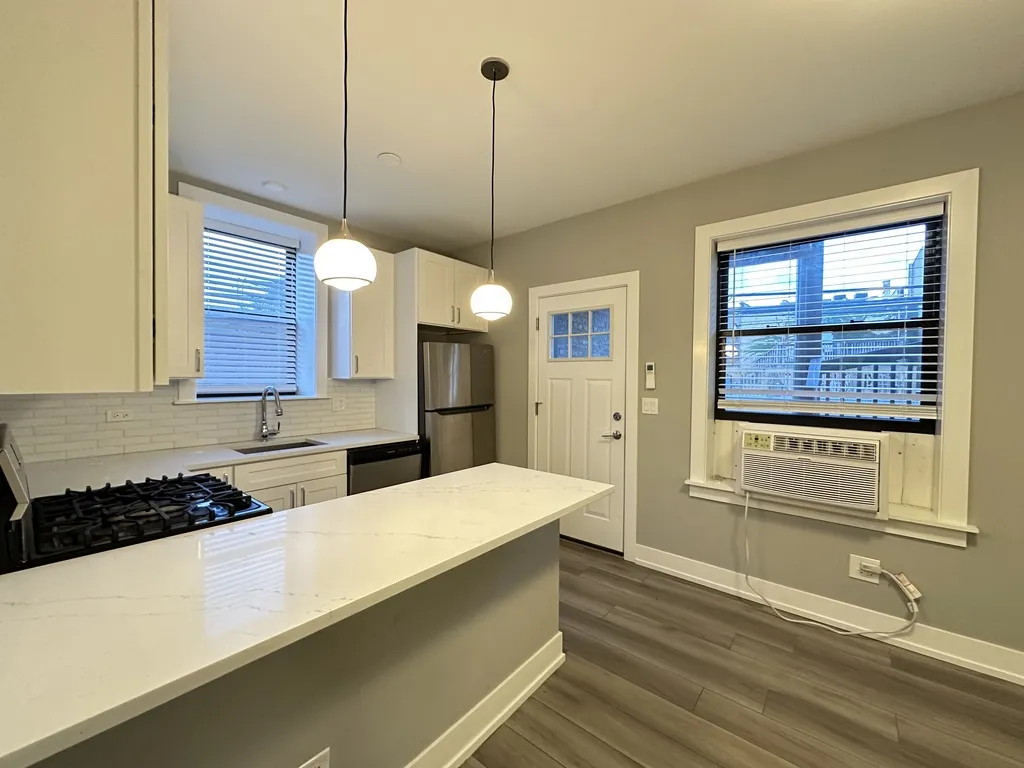 3941 N Janssen Ave, ,  60613, USA 60613-unit#1E-Chicago-IL