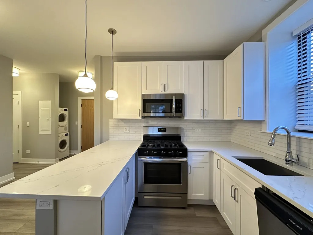 3941 N Janssen Ave, , 60613, USA 60613-unit#1E-Chicago-IL