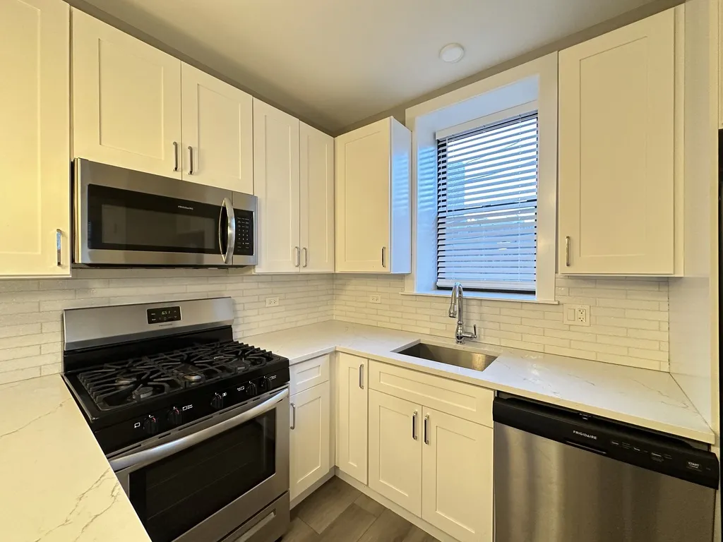 3941 N Janssen Ave, ,  60613, USA 60613-unit#1E-Chicago-IL