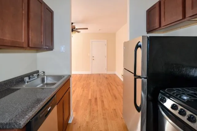 817 W Cornelia Ave, , 60657, USA 60657-unit#204-Chicago-IL