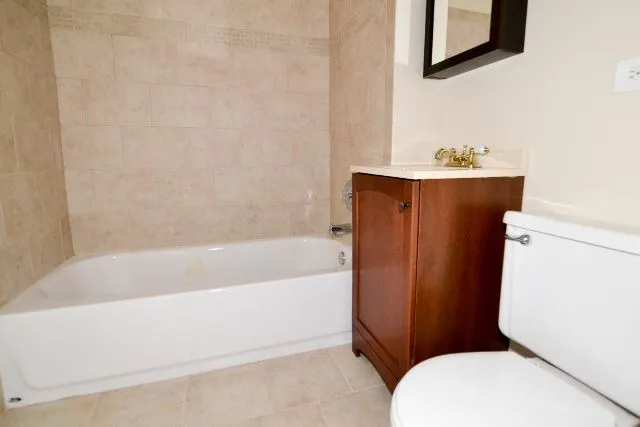 817 W Cornelia Ave, , 60657, USA 60657-unit#204-Chicago-IL