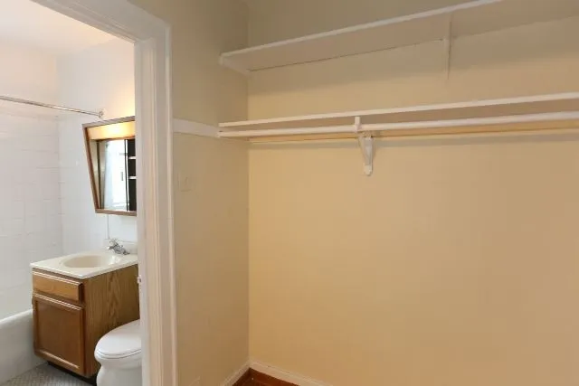 711 W Belmont Ave, , 60657, USA 60657-unit#205-Chicago-IL