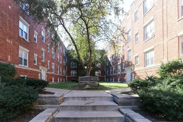 949 W Cornelia Ave, , 60657, USA 60657-unit#2B-Chicago-IL