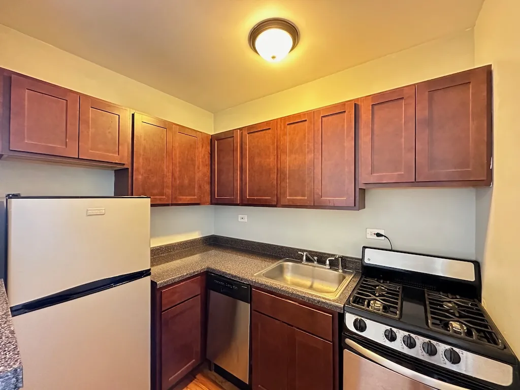 818 W Diversey Pkwy, ,  60614, USA 60614-unit#X-Chicago-IL