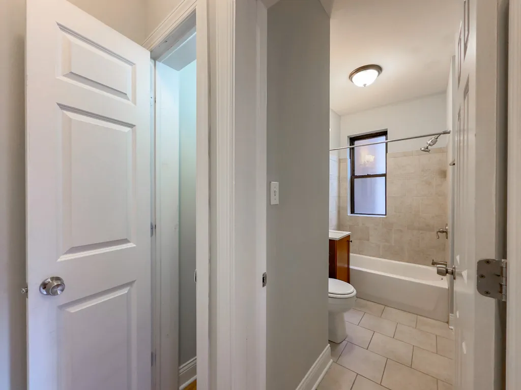 511 W Melrose St, ,  60657, USA 60657-unit#216-Chicago-IL