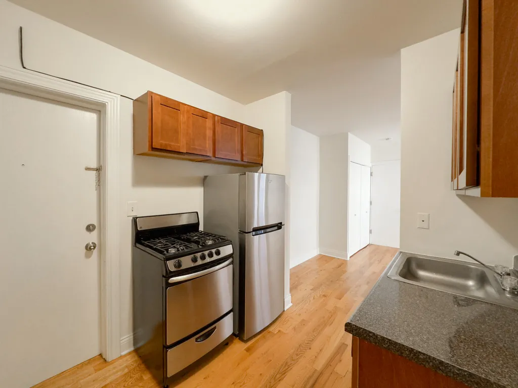 817 W Cornelia Ave, , 60657, USA 60657-unit#207-Chicago-IL