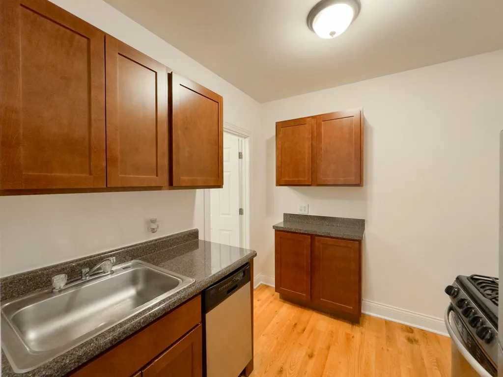 817 W Cornelia Ave, , 60657, USA 60657-unit#207-Chicago-IL