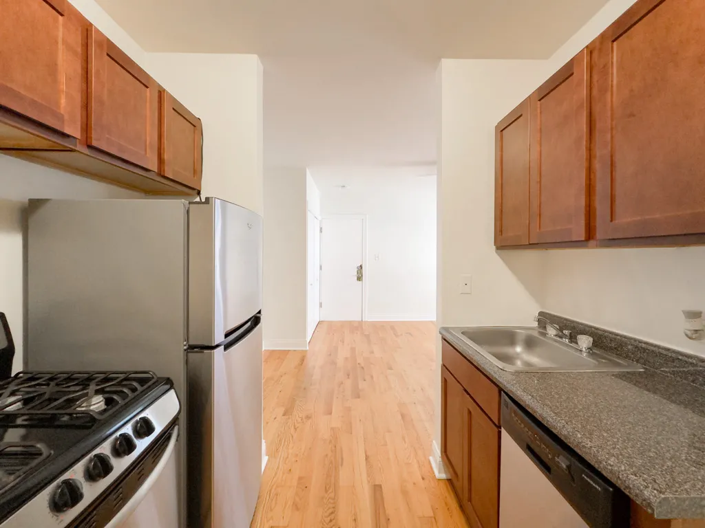 817 W Cornelia Ave, , 60657, USA 60657-unit#207-Chicago-IL