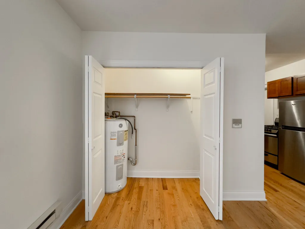 817 W Cornelia Ave, , 60657, USA 60657-unit#207-Chicago-IL