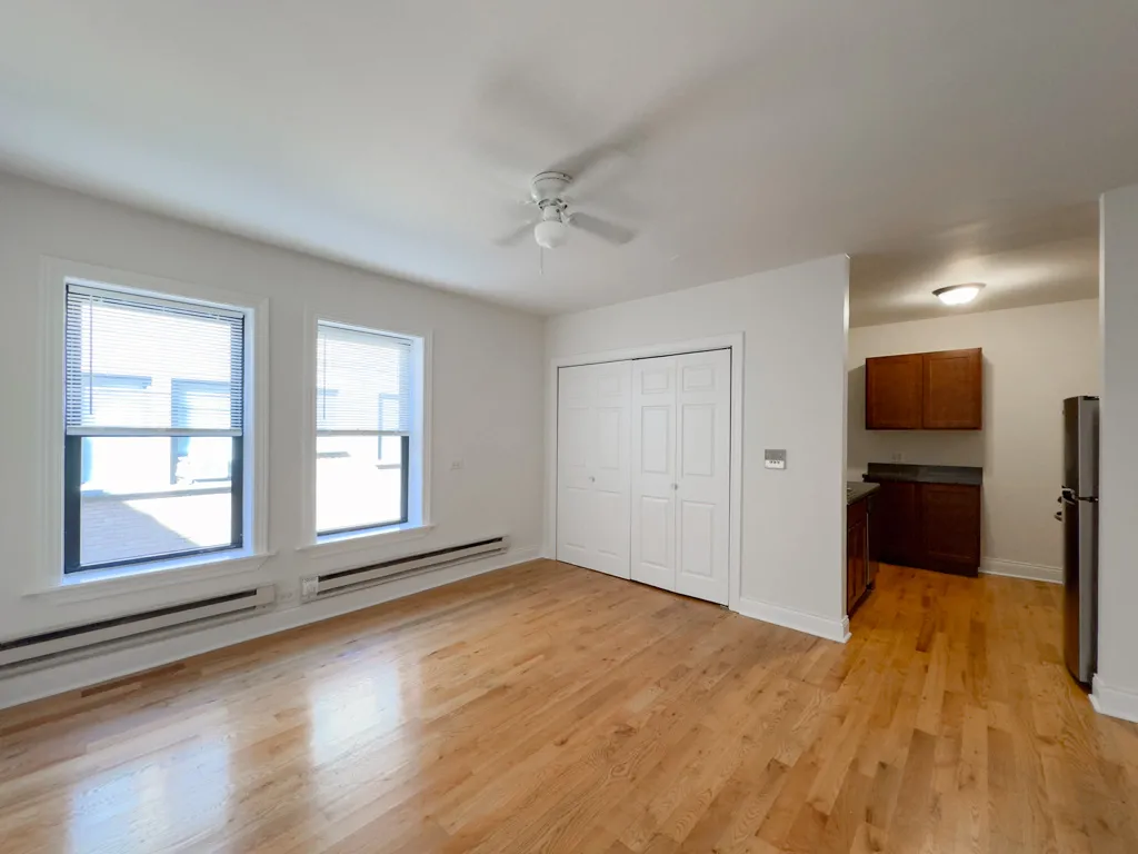 817 W Cornelia Ave, , 60657, USA 60657-unit#207-Chicago-IL